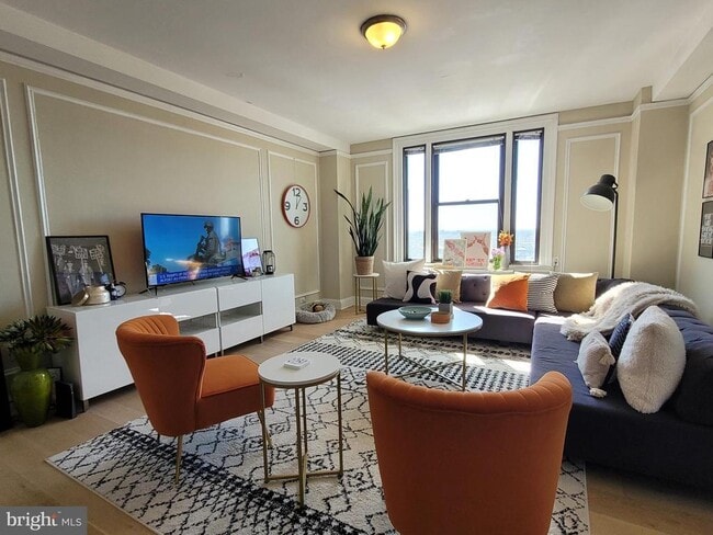 Building Photo - 2031 Locust St