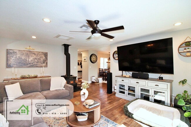 Building Photo - 1437 Mariposa Ct