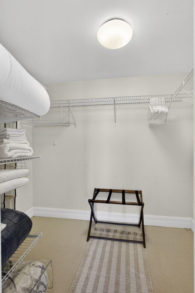 Building Photo - 3000 N Ocean Dr