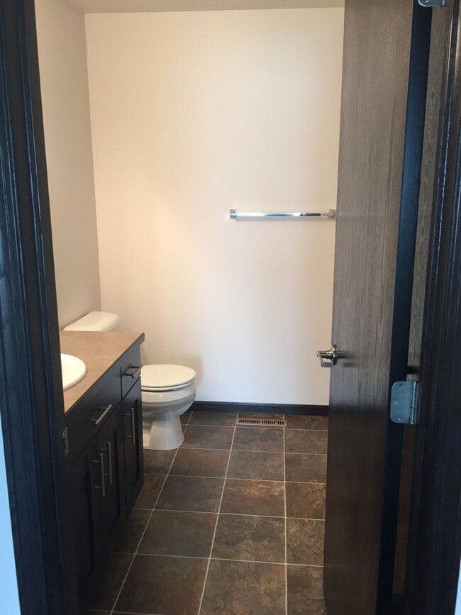 Building Photo - 4 Bed 3 Bath Single Family Home