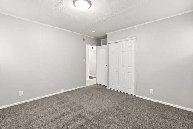 Building Photo - 3920 Vinton St