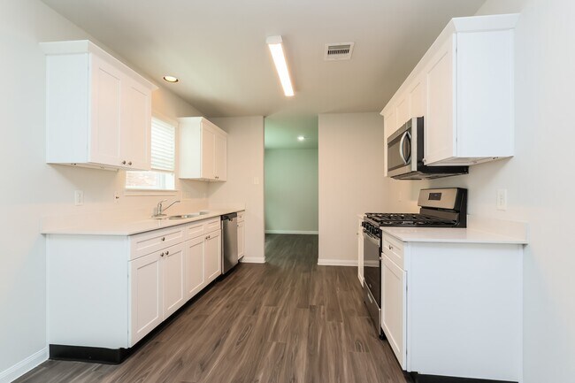 Building Photo - 2447 Gibbs Bend Ct