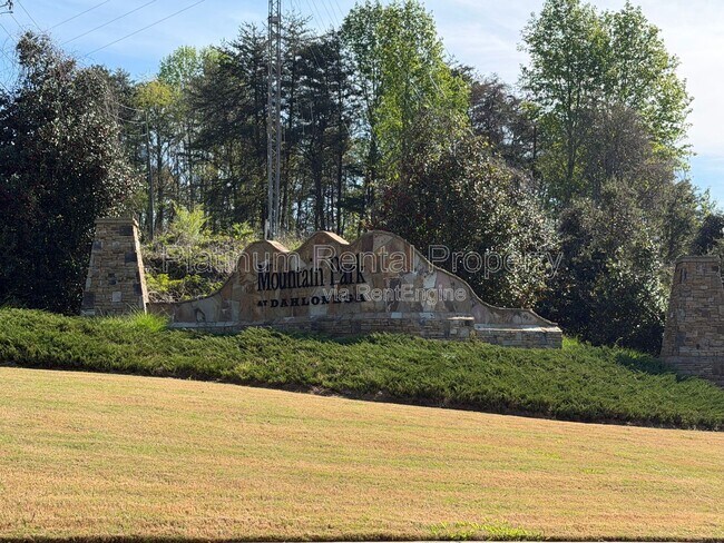 Building Photo - 46 Rustin Rdg