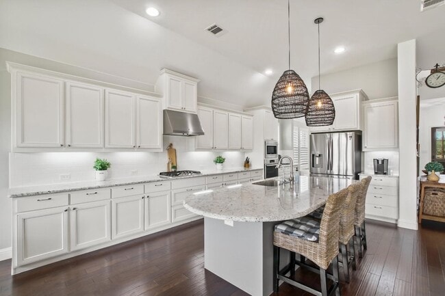 Building Photo - 4301 Overbrook Dr