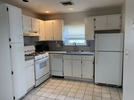 Building Photo - 15 Wave Ave