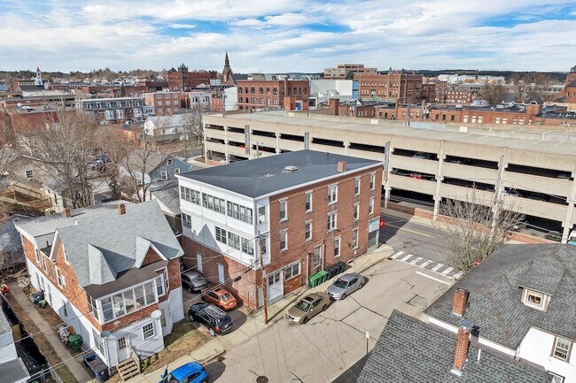 Building Photo - 23 Elm St