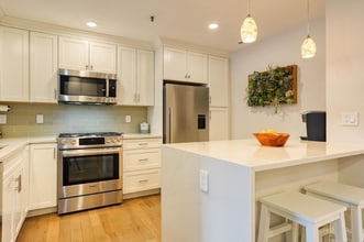 Building Photo - 4 Canal Park