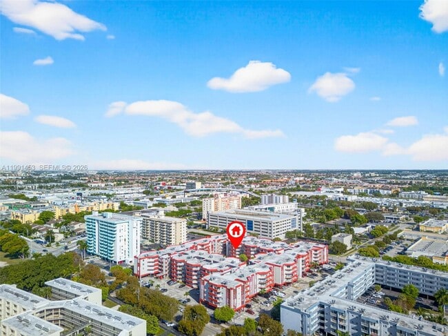 Building Photo - 1750 W 46th St