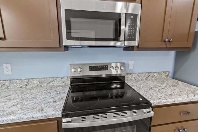 Building Photo - New Construction - MOVE IN READY!