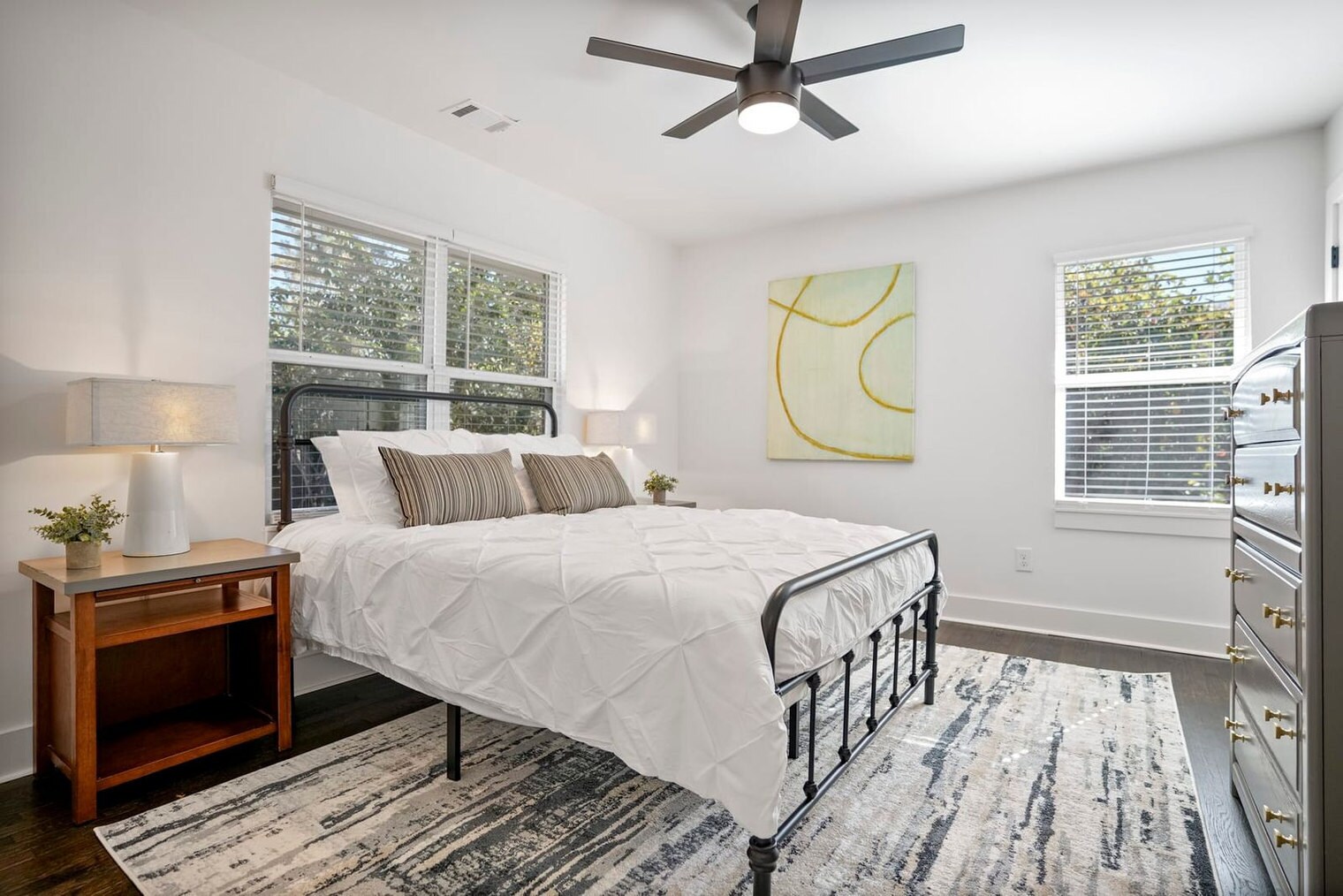 Building Photo - 975 Shadowridge Dr SE