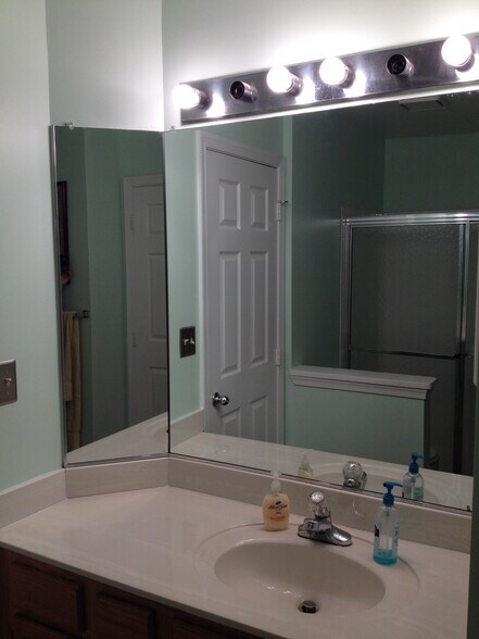 Building Photo - 4411 Silverbrook Ln