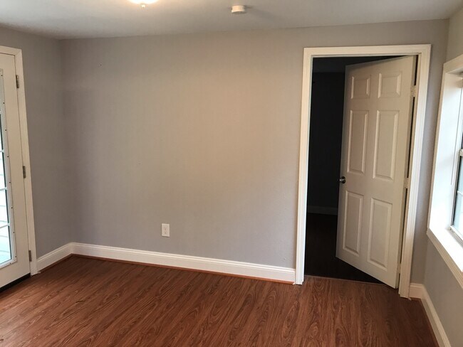 Building Photo - beautiful just remodeled home in Jones Creek. Move In Ready!