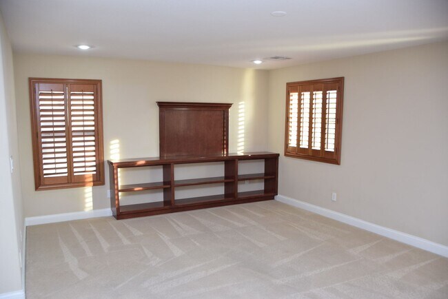 Building Photo - 60 Dark Creek Ave