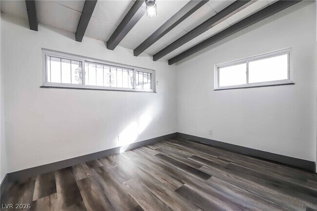 Building Photo - 612 N Bruce St
