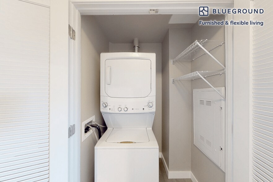 Building Photo - 1 Nashua St