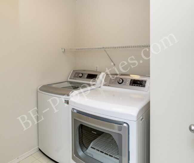 Building Photo - Puyallup Home