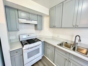 Building Photo - Newly Renovated 2 Bedroom Detached Unit with Private Patio, Updated Fixtures and Parking!