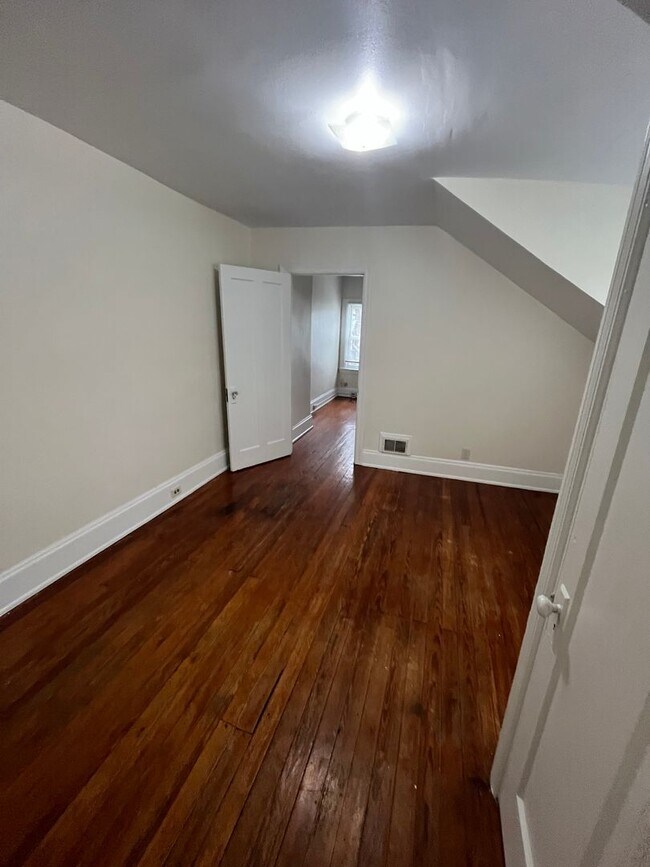 Building Photo - 3521 Clifton Ave