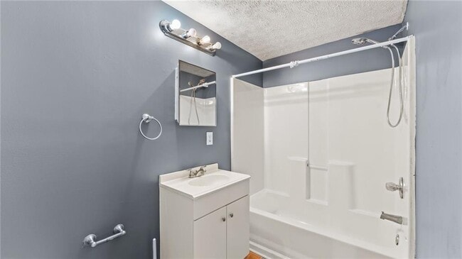 Building Photo - 405 Christopher Ln