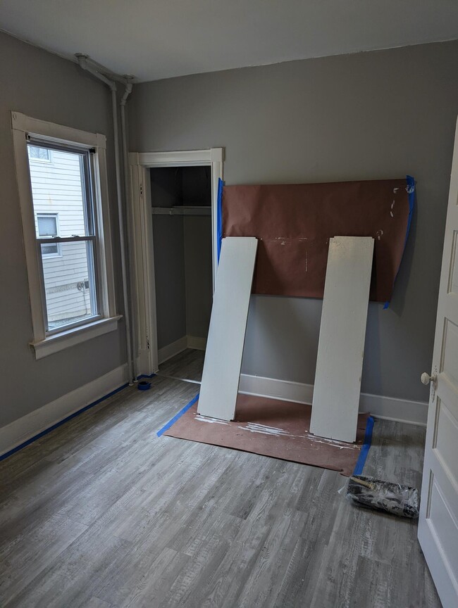 Building Photo - 1120 S 63rd St