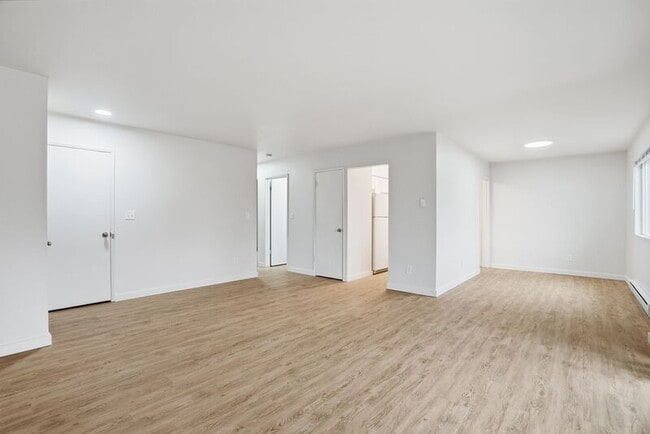 Building Photo - 3106 E 27th Ave