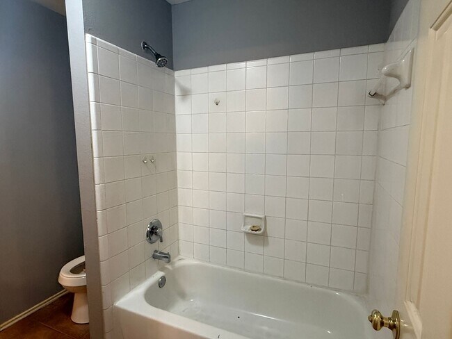 Building Photo - Room to Roam in Atascocita Park!