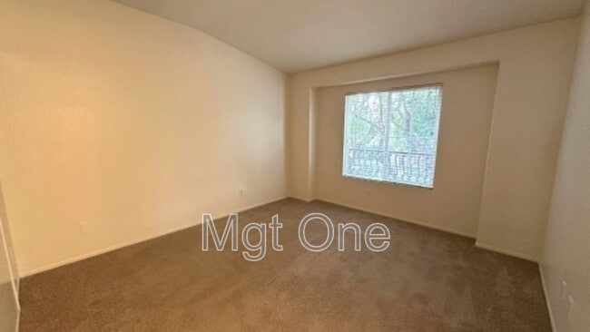 Building Photo - 5 Emory