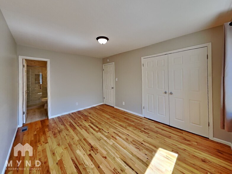 Building Photo - 3450 Pierremont Rd