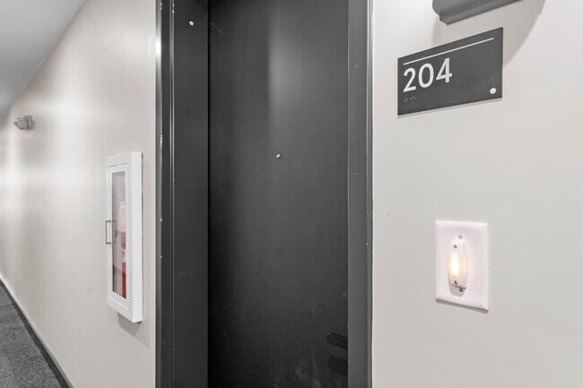 Building Photo - 205 Foster Ave