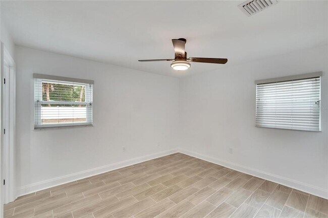 Building Photo - 9924 Prevatt St