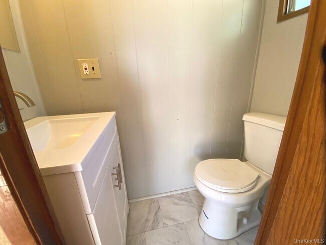 Building Photo - 141 Gale Rd