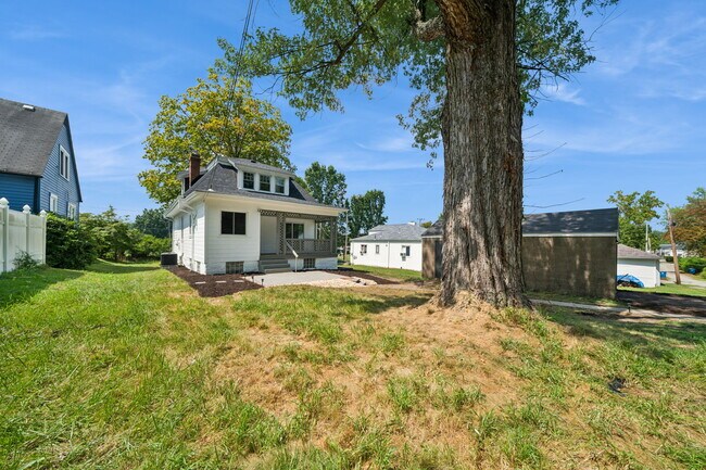 Building Photo - 5616 3rd St