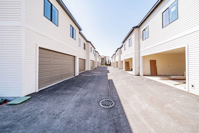 Building Photo - Teton River Townhomes