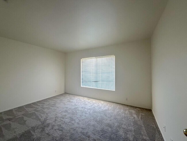 Building Photo - 19858 N 33rd Pl