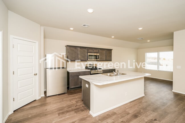 Building Photo - 1118 Raven Dr