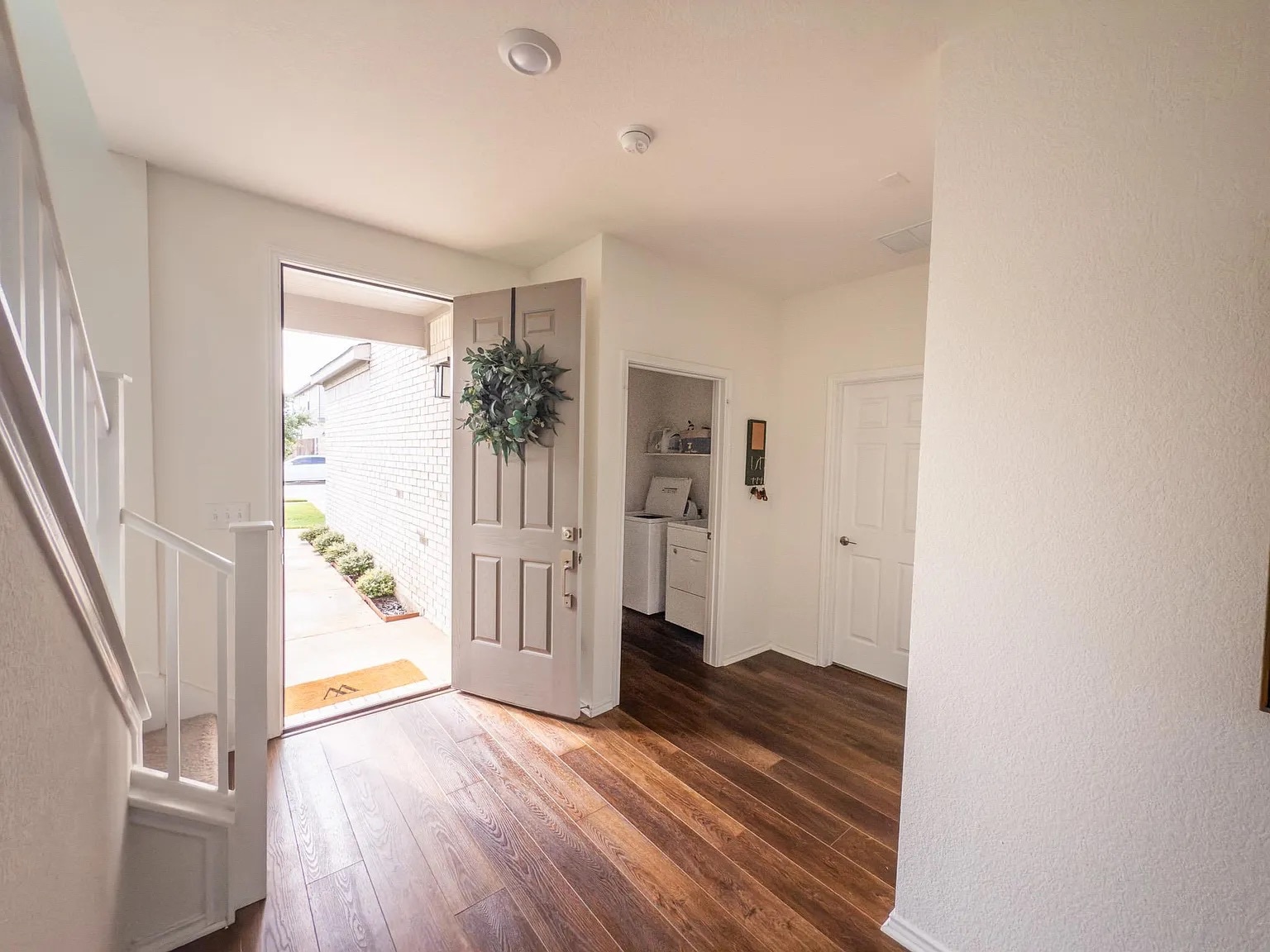 Building Photo - Room in House on Conestoga Wagon Way