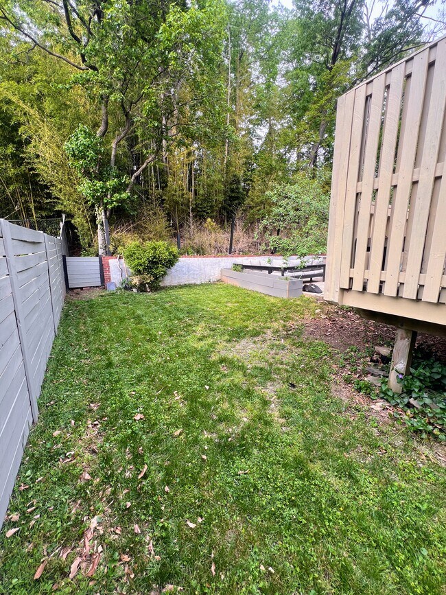 Building Photo - 5602 Hawthorne St