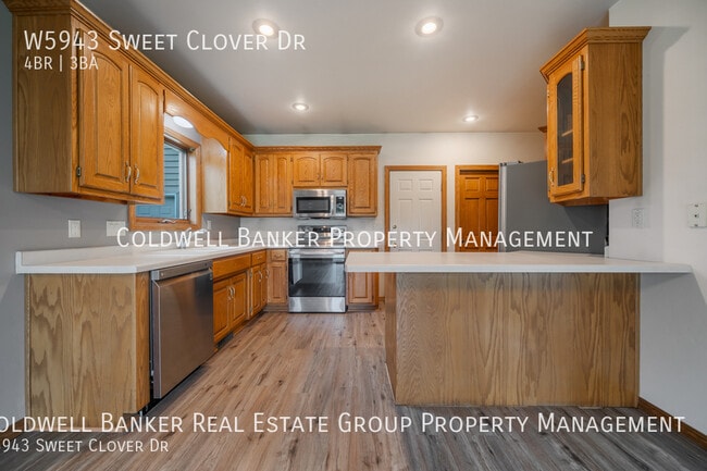 Building Photo - W5943 Sweet Clover Dr