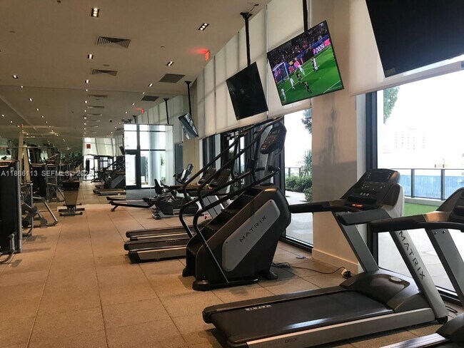 Building Photo - 1600 NE 1st Ave