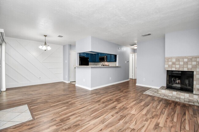Building Photo - 2379 Briarwest Blvd