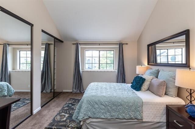 Building Photo - End unit in quiet Campbell location!