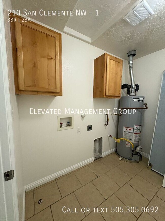 Building Photo - 210 San Clemente Ave NW