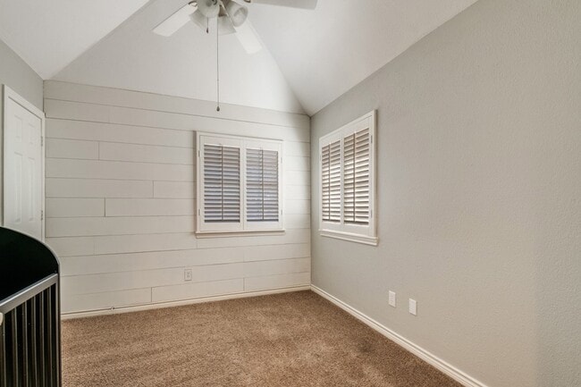 Building Photo - 529 Chippendale Dr