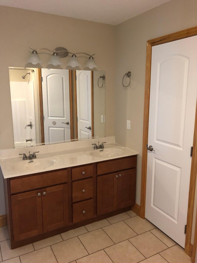 Master Bath 2 - 44 Quiet Way