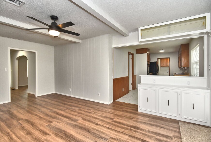 Building Photo - 6925 E 73rd St