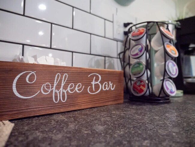 Building Photo - 3413 W Sunset Ave