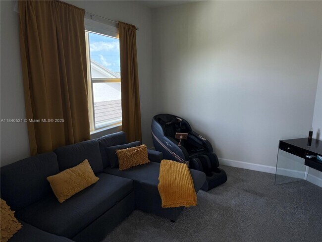 Building Photo - 14814 Wildwood Cir
