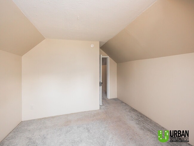 Building Photo - 1623 E 10th Ave