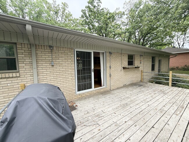 Building Photo - 102 Blueridge Pl