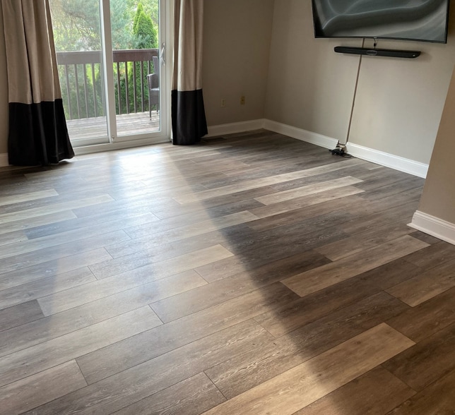 Building Photo - 104 Kendall Ln